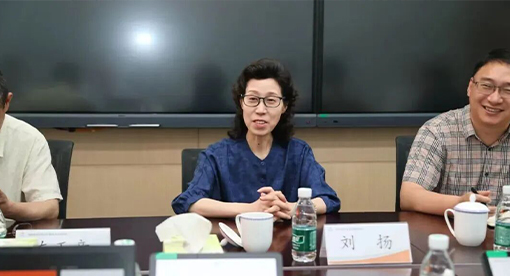 邗江生态环境局局长刘扬带队前往迈安德集团开展实地走访调研